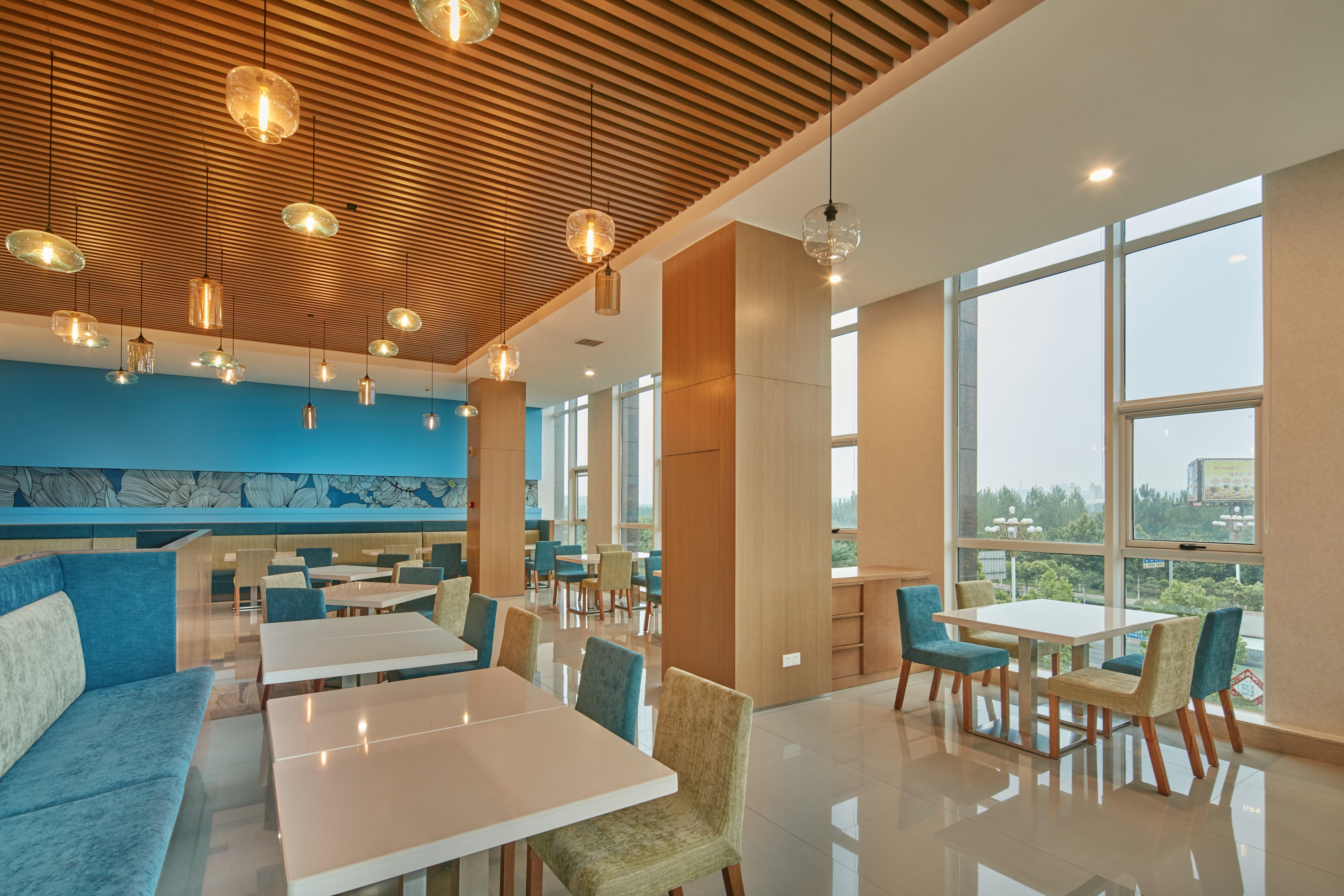 Holiday Inn Express Luoyang Yichuan By Ihg Εξωτερικό φωτογραφία