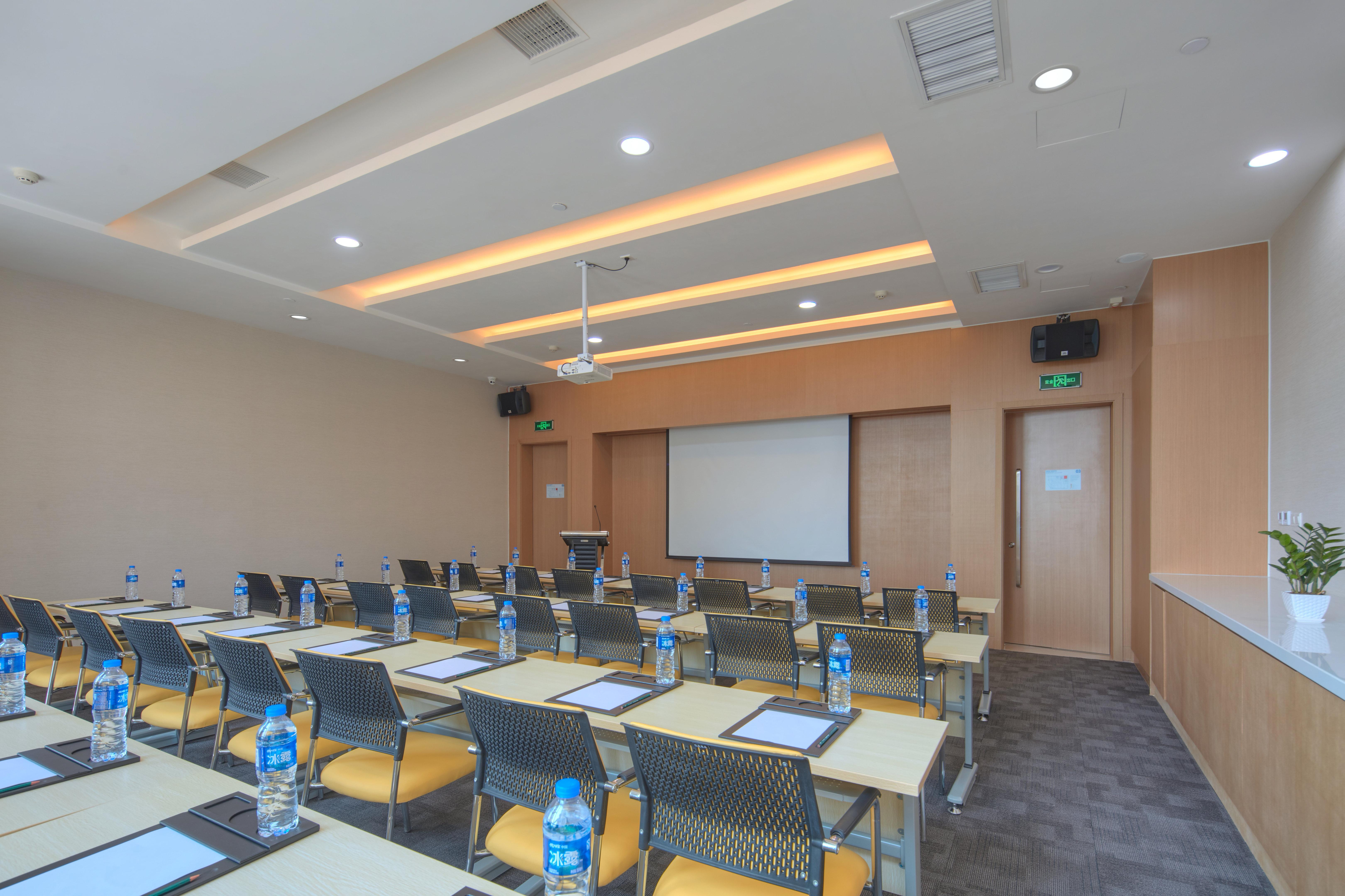 Holiday Inn Express Luoyang Yichuan By Ihg Εξωτερικό φωτογραφία