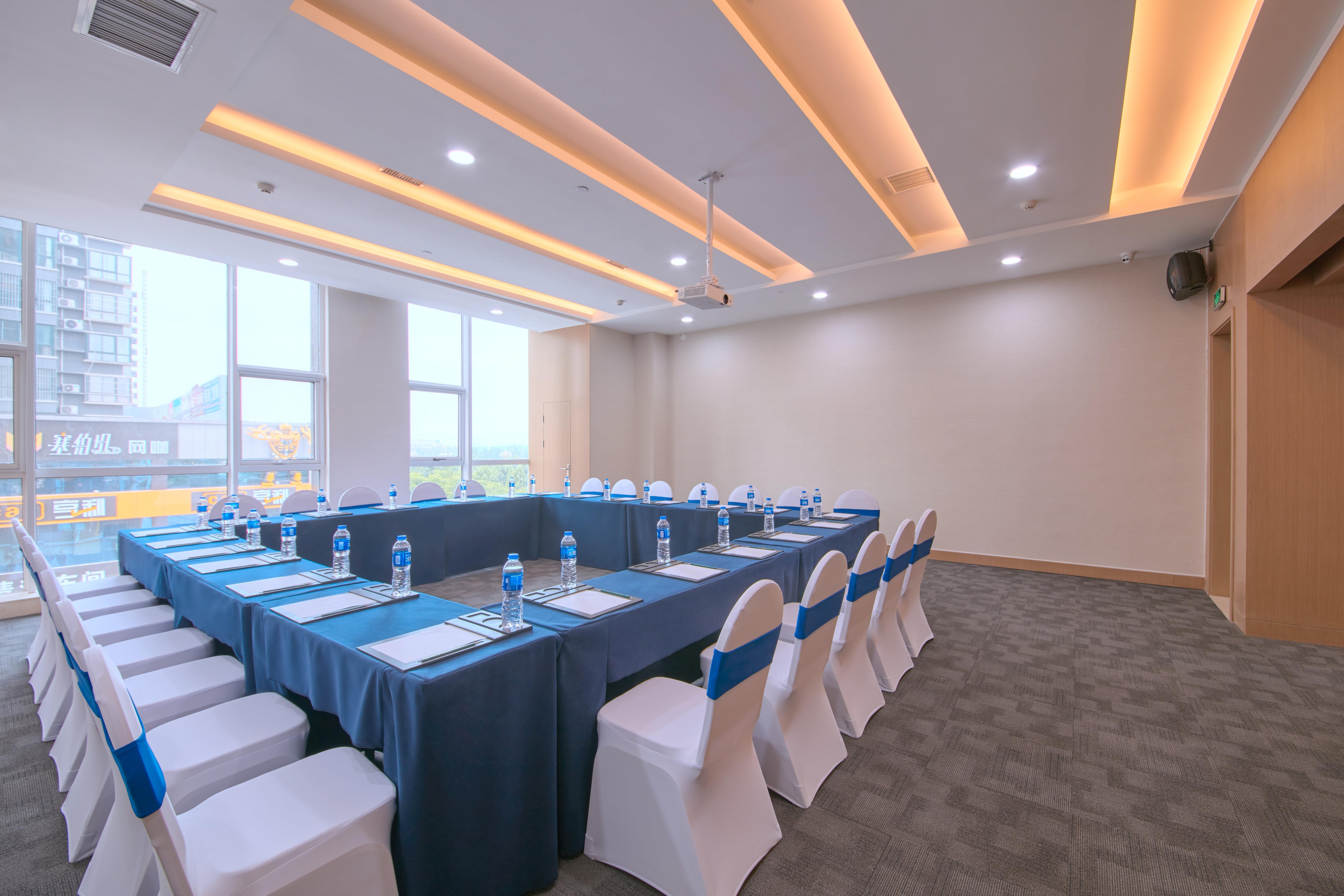 Holiday Inn Express Luoyang Yichuan By Ihg Εξωτερικό φωτογραφία