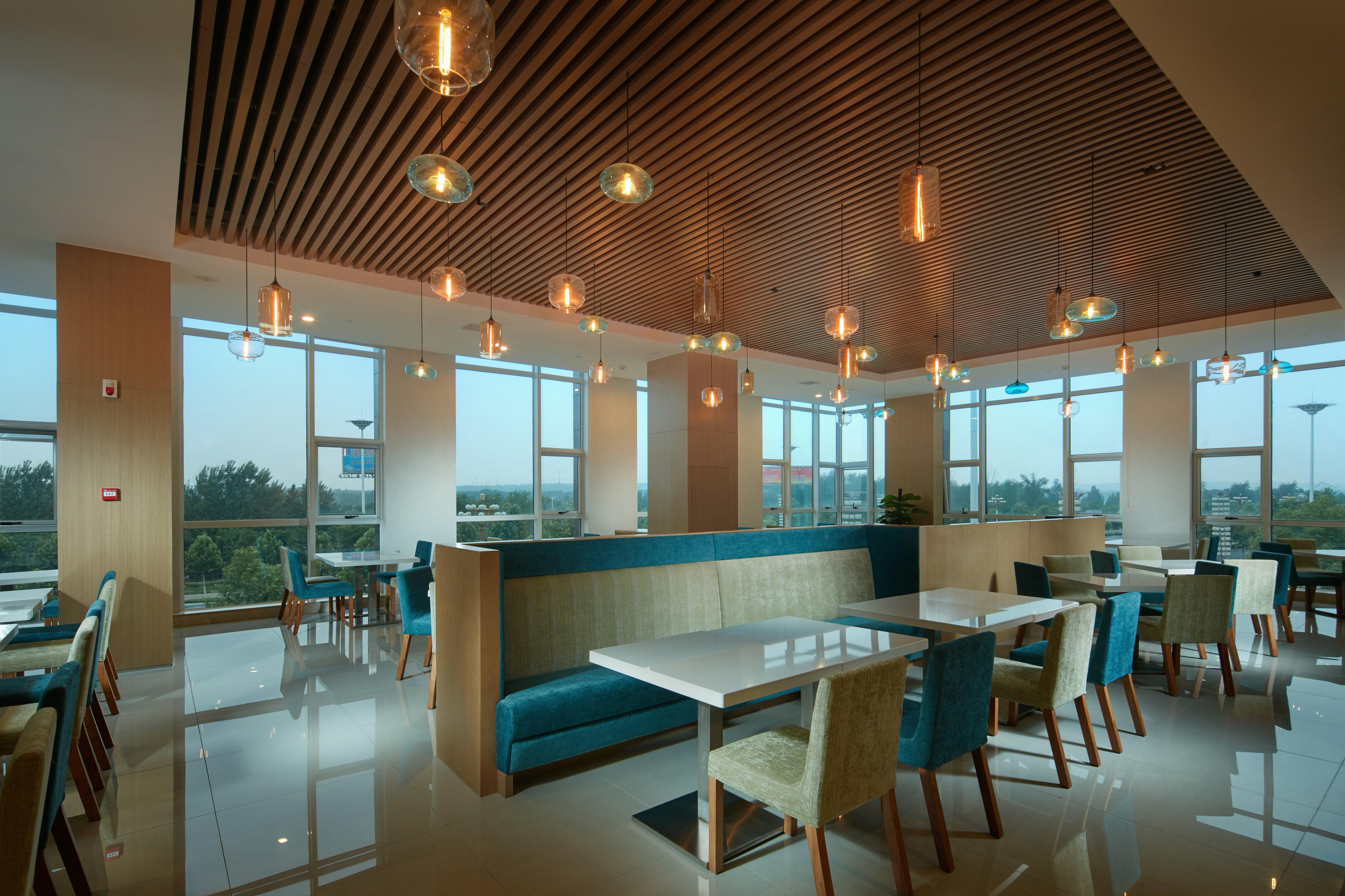 Holiday Inn Express Luoyang Yichuan By Ihg Εξωτερικό φωτογραφία